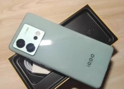 iQOO Neo8：性能强悍、屏幕护眼、超快充电，真香手机来袭